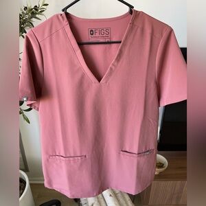 Figs scrub top! Style: Casma three-pocket scrub top